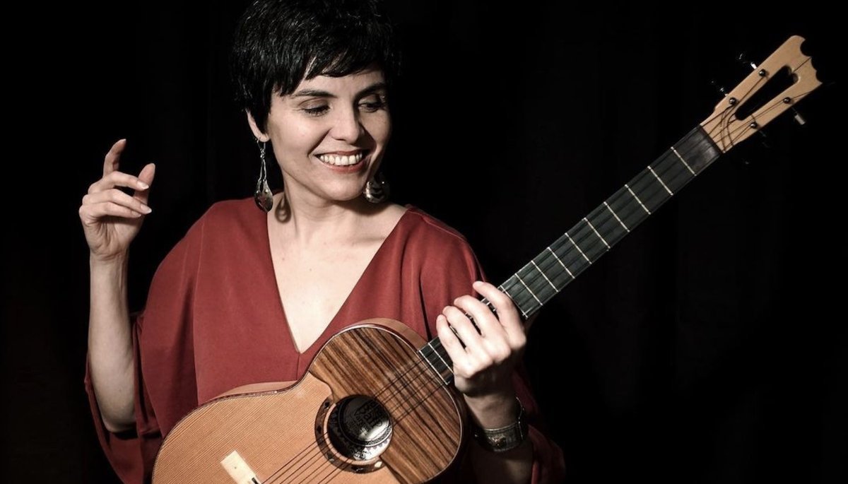 Elizabeth Morris “Trato de hacer que en mis canciones logremos