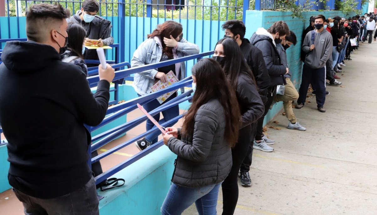 Junaeb inicia proceso de renovación 2023 para sus programas de becas y