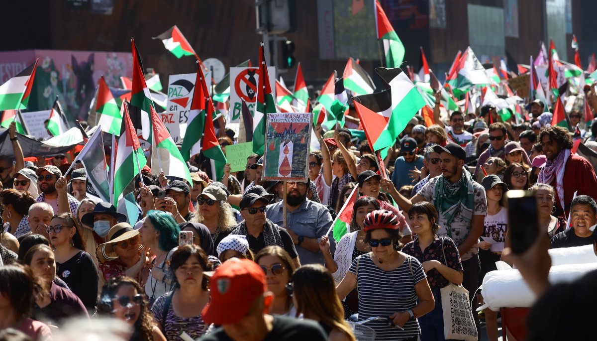 Comunidad Palestina en Chile marchó en solidaridad por la crisis en
