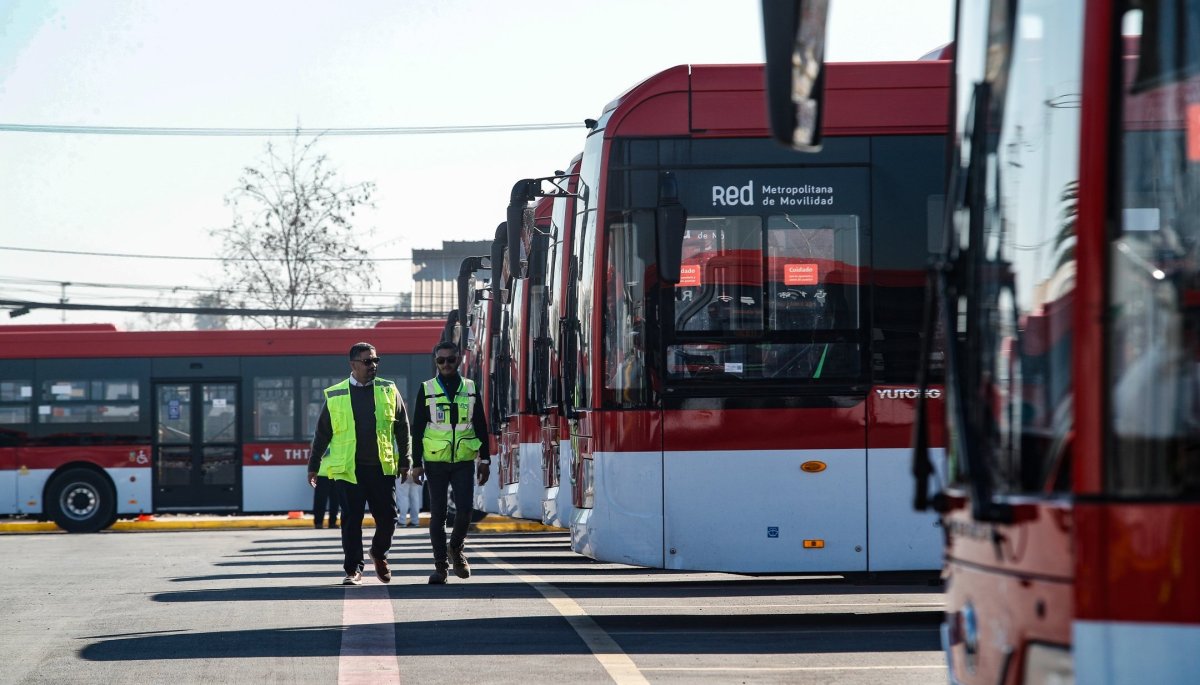 Nueva licitación de buses RED beneficiará a 16 comunas de la RM ...