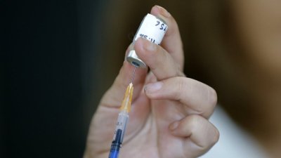 Infectólogo Usach por cobertura en vacunación de influenza: “Un 20% es un porcentaje muy promisorio”