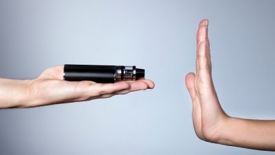 Cigarrillos electrónicos: Experta revela que entre sus componentes hay más de 30 sustancias dañinas para la salud