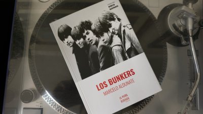 Marcelo Aldunate y el libro “Los Bunkers”: “Sus canciones lograron trascender en el tiempo”