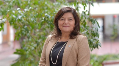 Rectora de la UTEM es la primera mujer reelecta en una universidad del Estado: “Constituye un hecho político de alto impacto que trasciende el ámbito institucional”