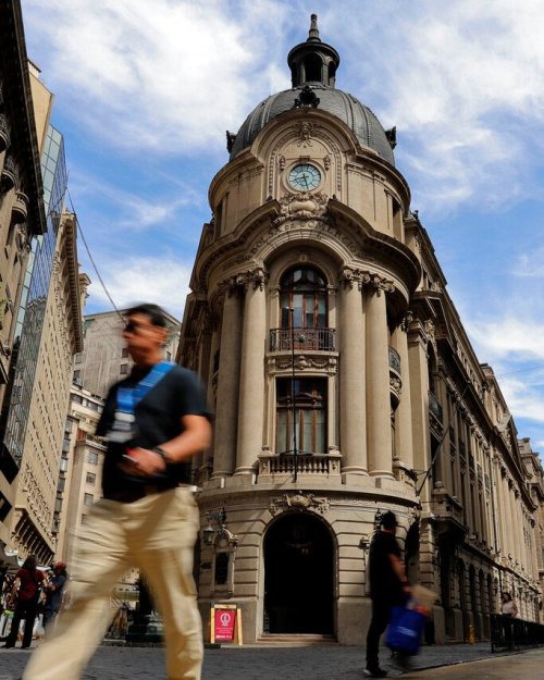 [Video] Viaje al interior del edificio de la Bolsa de Comercio de Santiago: Así es el “palacio de las finanzas”