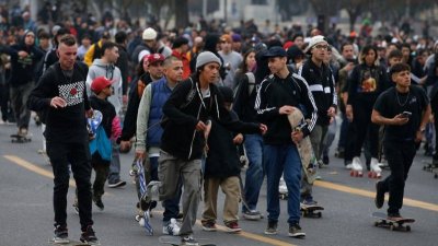 Los jóvenes ya no creen como antes: Las nuevas formas de espiritualidad de chilenos y chilenas