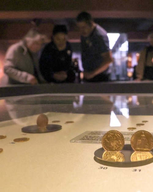 Reapertura del Museo del Ahorro revive la historia del dinero en Chile