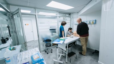 Usach presenta innovadora sala de simulación clínica integral
