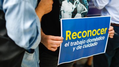 Mujeres destinan en promedio cinco horas diarias a trabajos domésticos y de cuidado