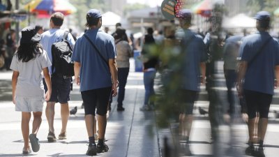 Estudio revela que caminar 5.000 pasos diarios podría ayudar a disminuir el riesgo de desarrollar Alzheimer