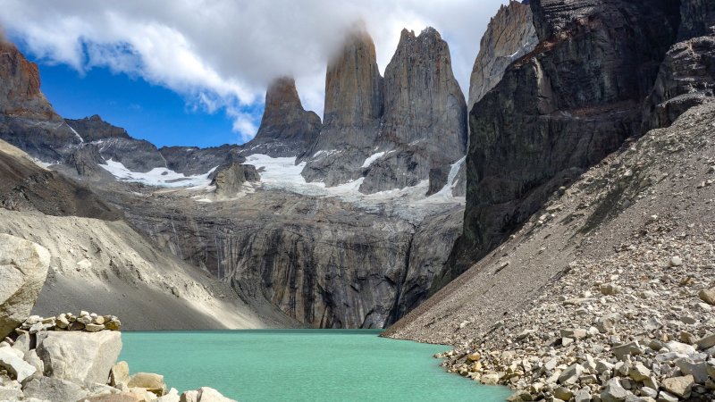 Aumentan a cinco los turistas fallecidos en tragedia de Torres del Paine