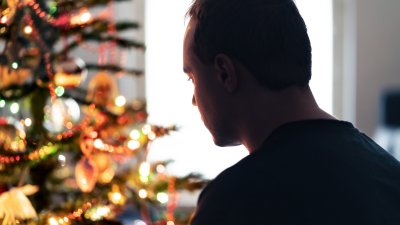 La primera Navidad sin ti: El desafío emocional de vivir las fiestas de fin de año tras la pérdida de un ser querido