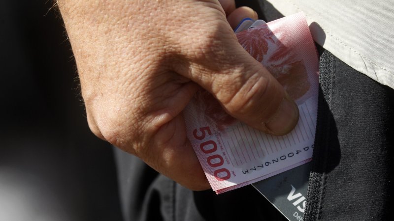 Economía: Sueldos reales crecieron 2,4% anual en octubre y acumularon 1,5% en 2025