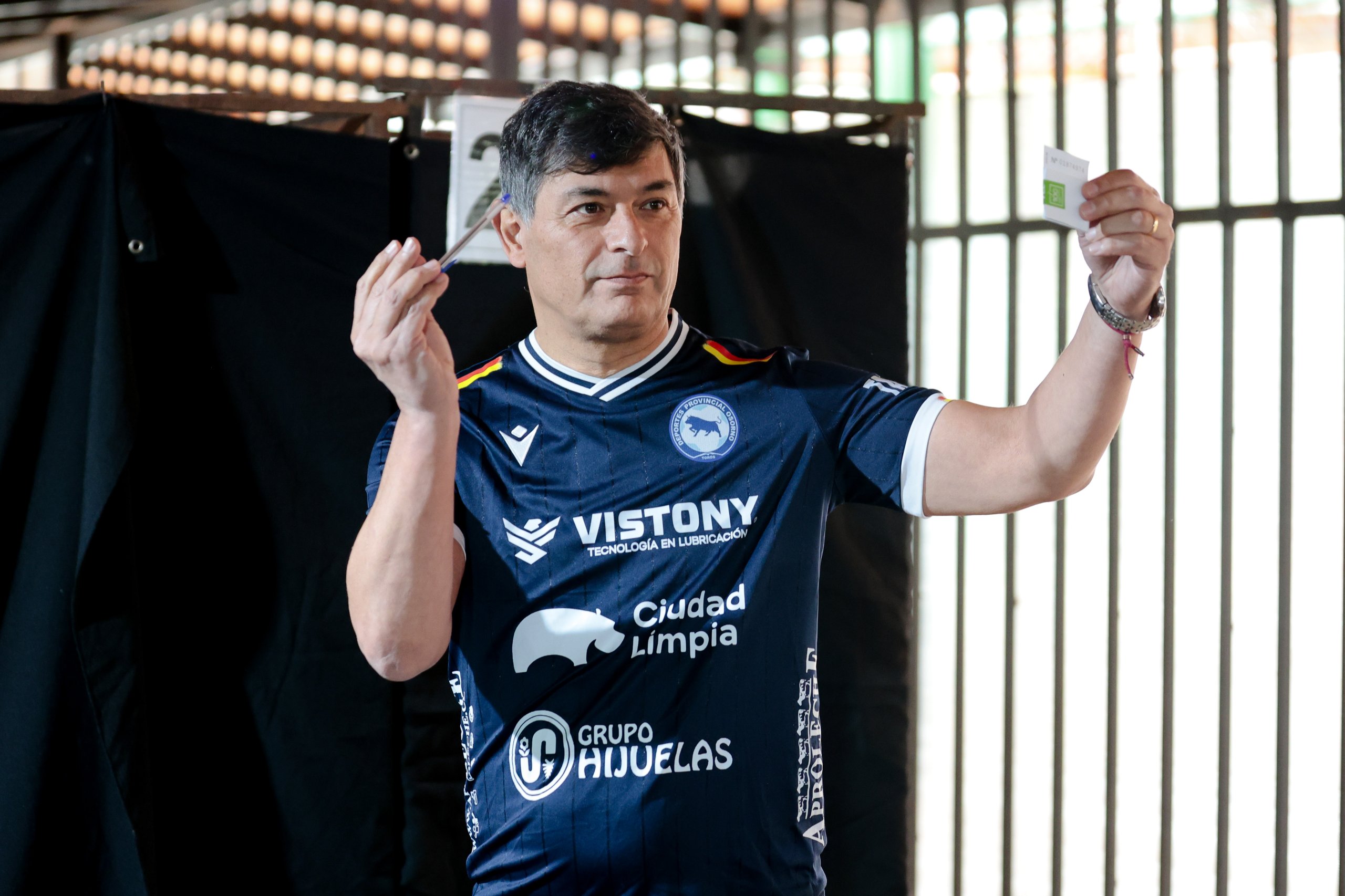 14/12/2025 - 15:28:00