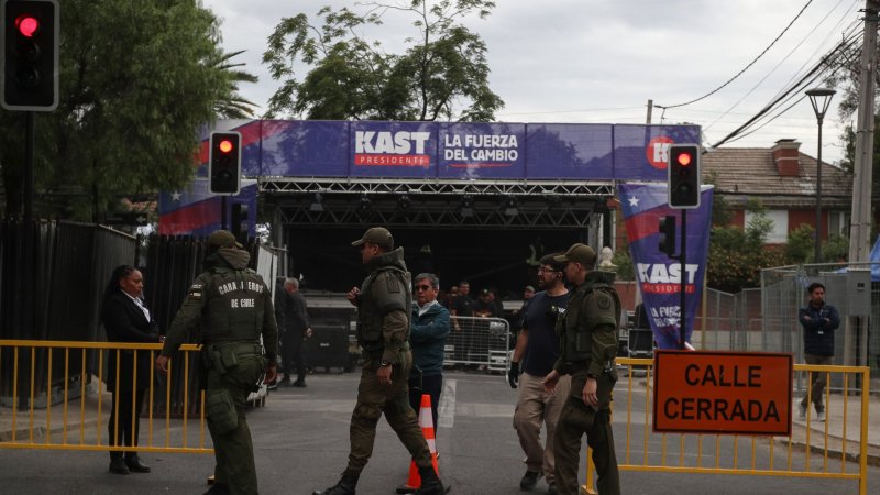 Balance de Carabineros: 120 detenidos y 495.010 excusas en Comisaría Virtual