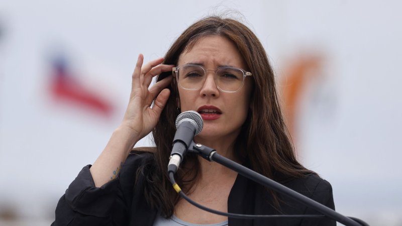 Ministra Vallejo desmiente “amarre” a funcionarios públicos: "Tiene que ver con garantías laborales"