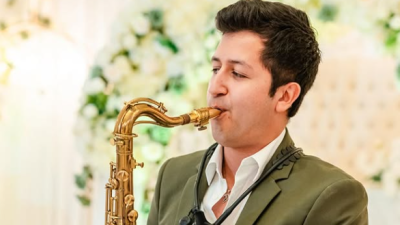 Saxofonista chileno detenido por el ICE en Estados Unidos: Su madre denunció asesoría legal errónea