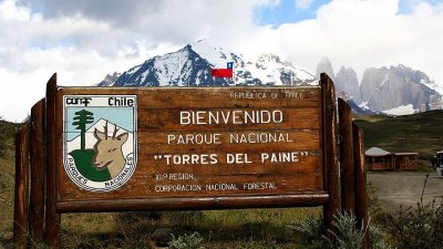 Turista estadounidense no podrá volver a Chile en tres años por uso indebido de fuego en Torres del Paine