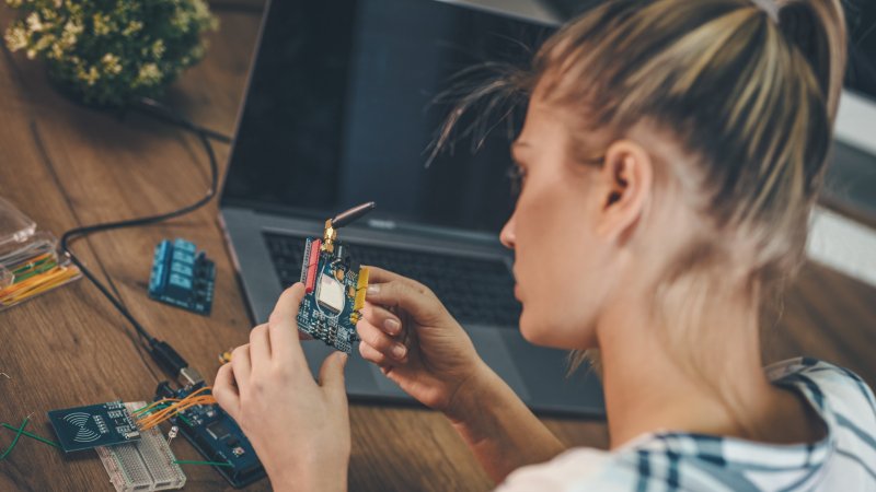 Efecto Matilda: La invisibilización a los logros, descubrimientos y trabajos de mujeres científicas