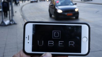Transportes posterga reglamento de "ley Uber" y deja proceso a próximo ministro