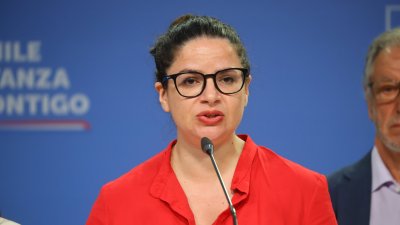 Ministra Orellana y proyecto de conmutación de penas: "El senador Macaya debió haberse abstenido"