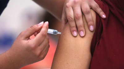 “Si estoy sano no la necesito”: Los mitos que aún alejan a las personas del proceso de vacunación 2026