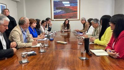 Colegio de Profesores sostiene que recintos educacionales "no están en condiciones de que les recorten recursos"