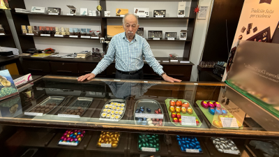 Patrimonio del sabor santiaguino: La dulce historia de los huevos de Pascua de la chocolatería “Dos Castillos”