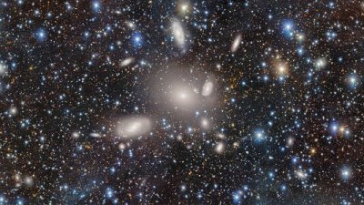 Astrónoma chilena, Carolina Dulcien, lidera importante hallazgo sobre la transformación de galaxias