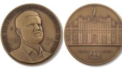 Furor por medalla de Gabriel Boric: Colección conmemorativa se agotó en horas y está "sin stock"