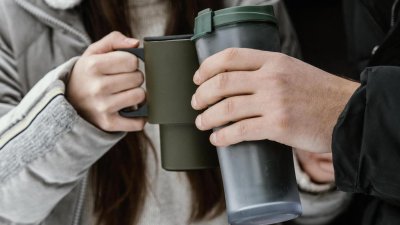 Termos bajo la lupa: Los cuidados claves para evitar accidentes con agua y comida caliente