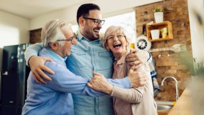 Independencia tardía: Alto costo de la vivienda y cambios culturales retrasan la salida del hogar familiar