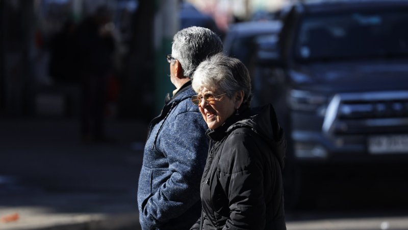 Ley de Envejecimiento Digno protege 15 derechos para los adultos mayores en Chile