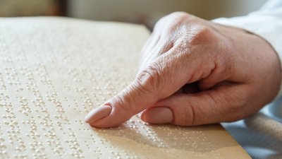 A través de prótesis: La IA podría ayudar a personas ciegas a recuperar la visión de objetos