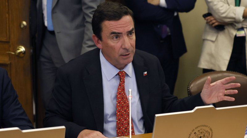 Ministro Rabat e indultos a violadores de DDHH y de niños: "Va a depender de las circunstancias"