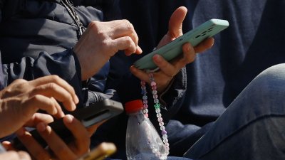 Redes sociales superan por primera vez a los medios tradicionales como vía de acceso a las noticias
