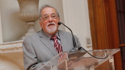 Muere a los 88 años Abraham Santibáñez, Premio Nacional de Periodismo 2015