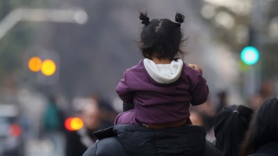 Migraciones admite que desconoce el paradero de al menos 64 niños haitianos ingresados a Chile