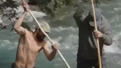 Sernapesca evalúa acciones legales contra “El Clan” de Pangal Andrade por pescar salmón con lanza