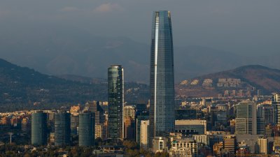 Actividad económica en Chile cae por quinto mes seguido: ¿Es posible una recesión técnica en el país?