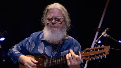 “Ronroco Tour”: Gustavo Santaolalla regresa a Chile con dos conciertos en Santiago y Concepción