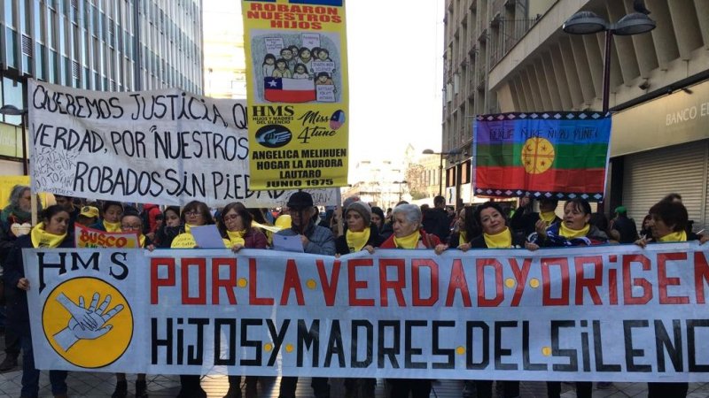 “Dificulta el camino a la verdad”: Gobierno cierra la unidad que investiga adopciones ilegales y causa indignación en víctimas