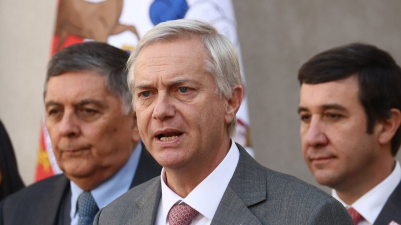 Presidente Kast en su punto más bajo: Desaprobación a su gestión llegó 60%, la peor desde que asumió