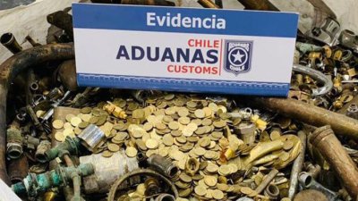 Revelan millonario contrabando de monedas de $10 desde Chile a China