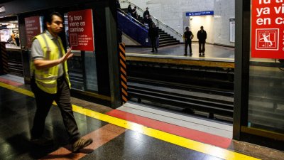 Metro lanza programa de salud mental con meditación y psicólogos en estaciones