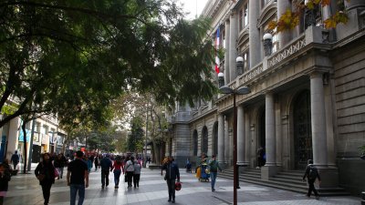 Relajo en la prevención y falta de educación sexual: Las razones tras el aumento histórico de contagios de gonorrea en Chile