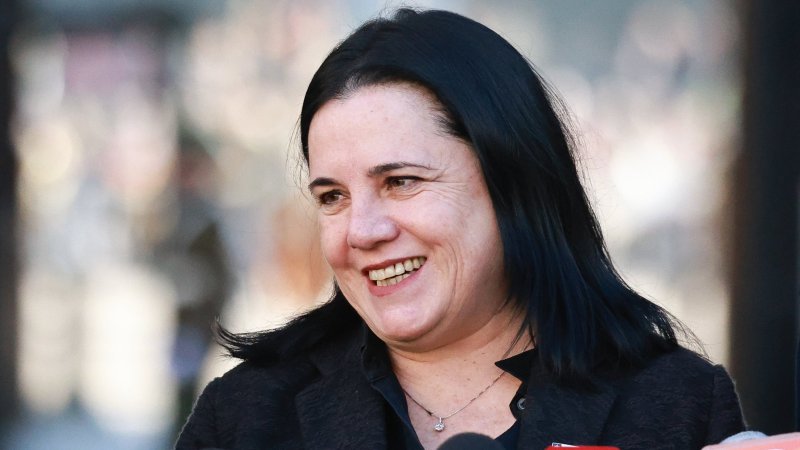 Parlamentarios reaccionan tras rechazo de comisión investigadora en contra de la exministra Steinert