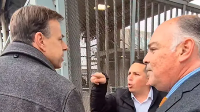 "El delegado presidencial nuevamente arrancando": Tenso cruce entre Matías Toledo y Germán Codina marca operativo de seguridad en Puente Alto