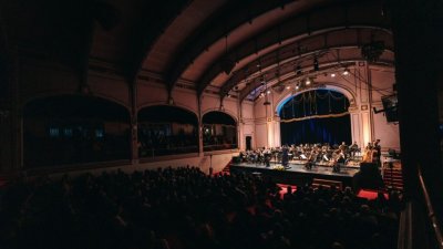 Director de la Orquesta Filarmónica de Bruselas dirigirá por primera vez a la Orquesta Usach