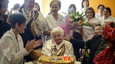 ¿Llegar a ser supercentenario? La clave podría estar en una inusual célula inmunitaria